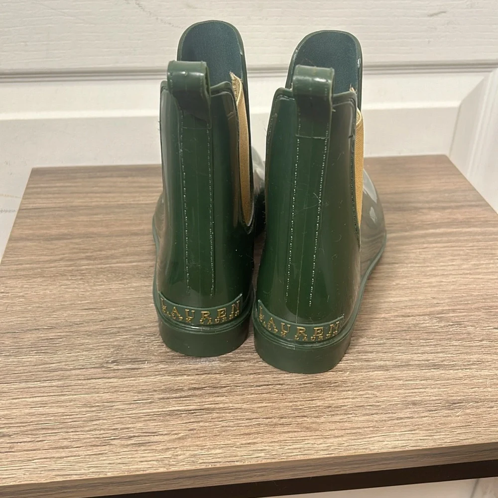 RALPH LAUREN ANKLE RUBBER RAIN BOOTS IN OLIVE GREEN AND GOLD ELASTIC SIZE 7 - Picture 4 of 6